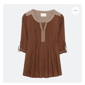 Skies are blue tunic top